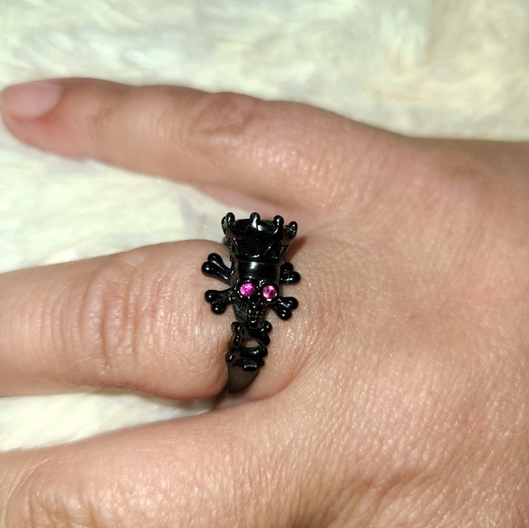 Jeulia Skull Ring - Picture 3 of 4